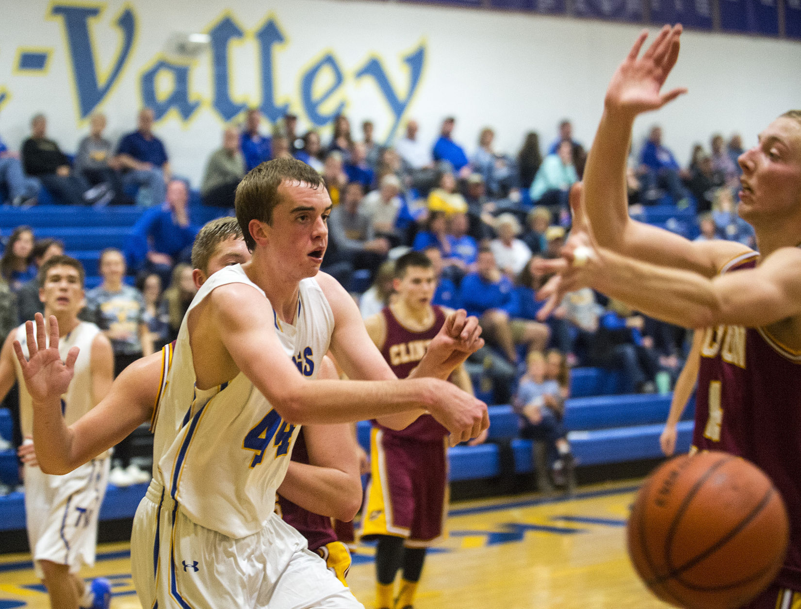112917-blm-spt-1tvhoops